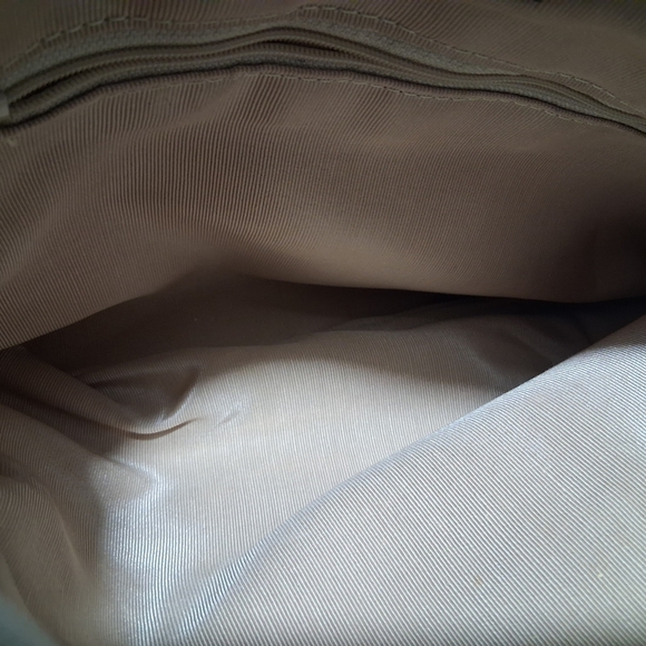 SAS White Leather Shoulder Bag with Soft Structure - Picture 6 of 8